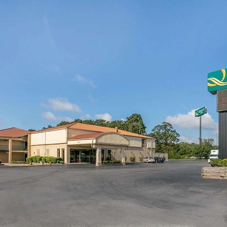 Quality Inn Manchester Bagian luar foto