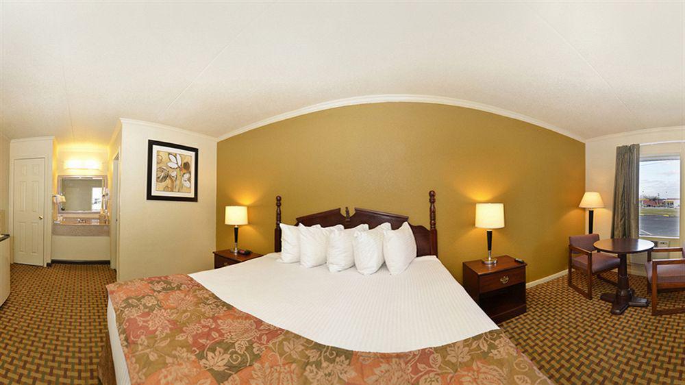 Quality Inn Manchester Bagian luar foto