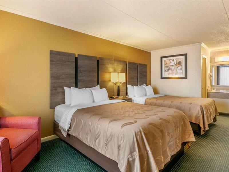 Quality Inn Manchester Bagian luar foto