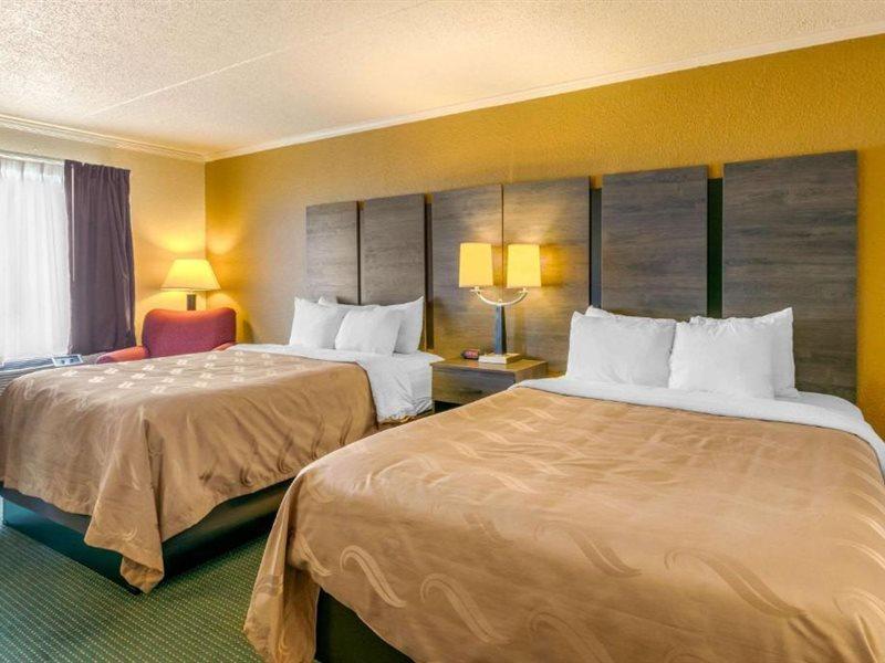 Quality Inn Manchester Bagian luar foto