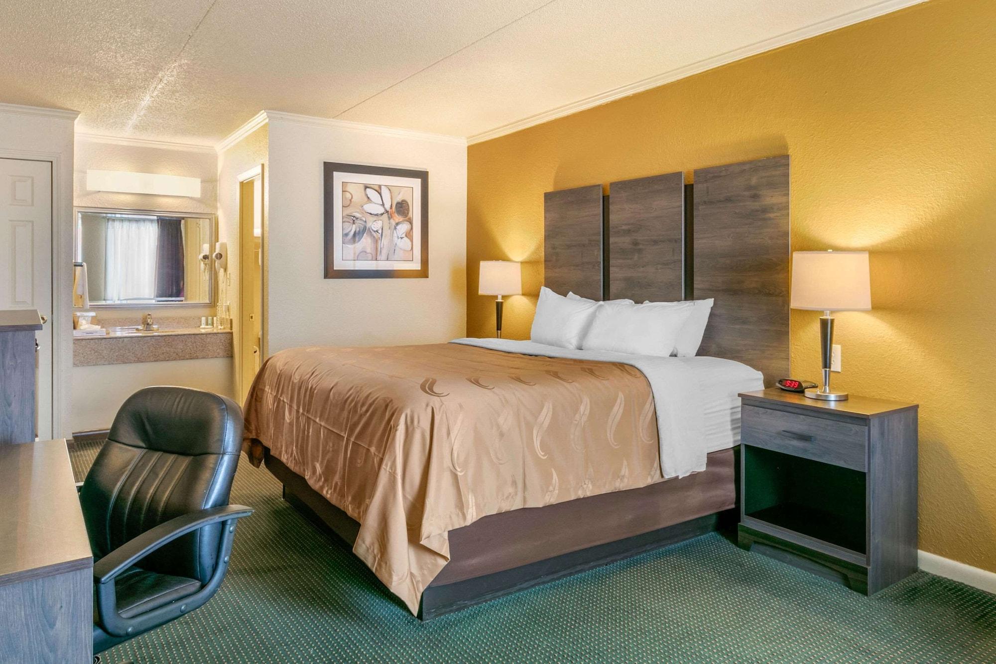 Quality Inn Manchester Bagian luar foto