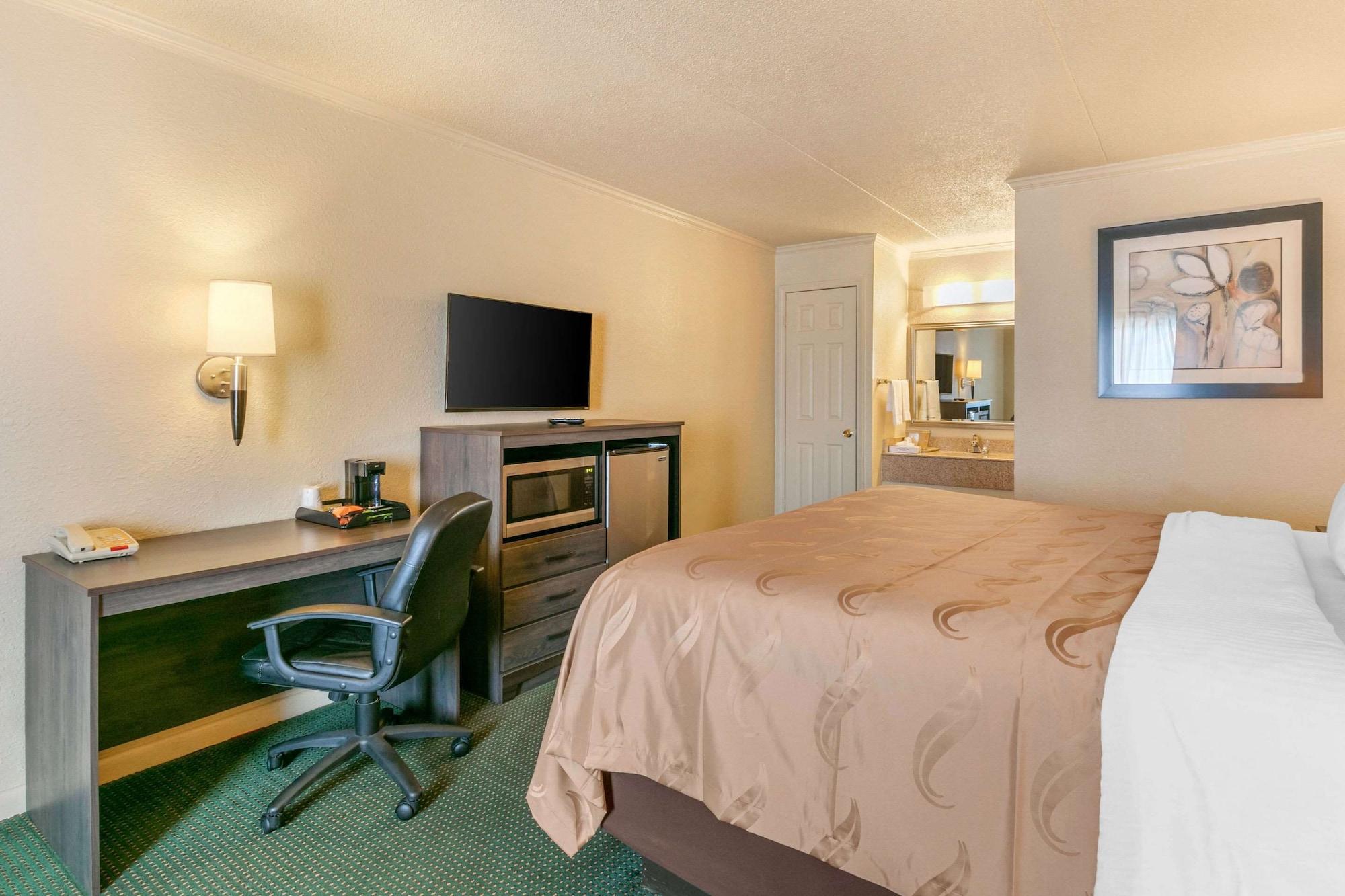 Quality Inn Manchester Bagian luar foto