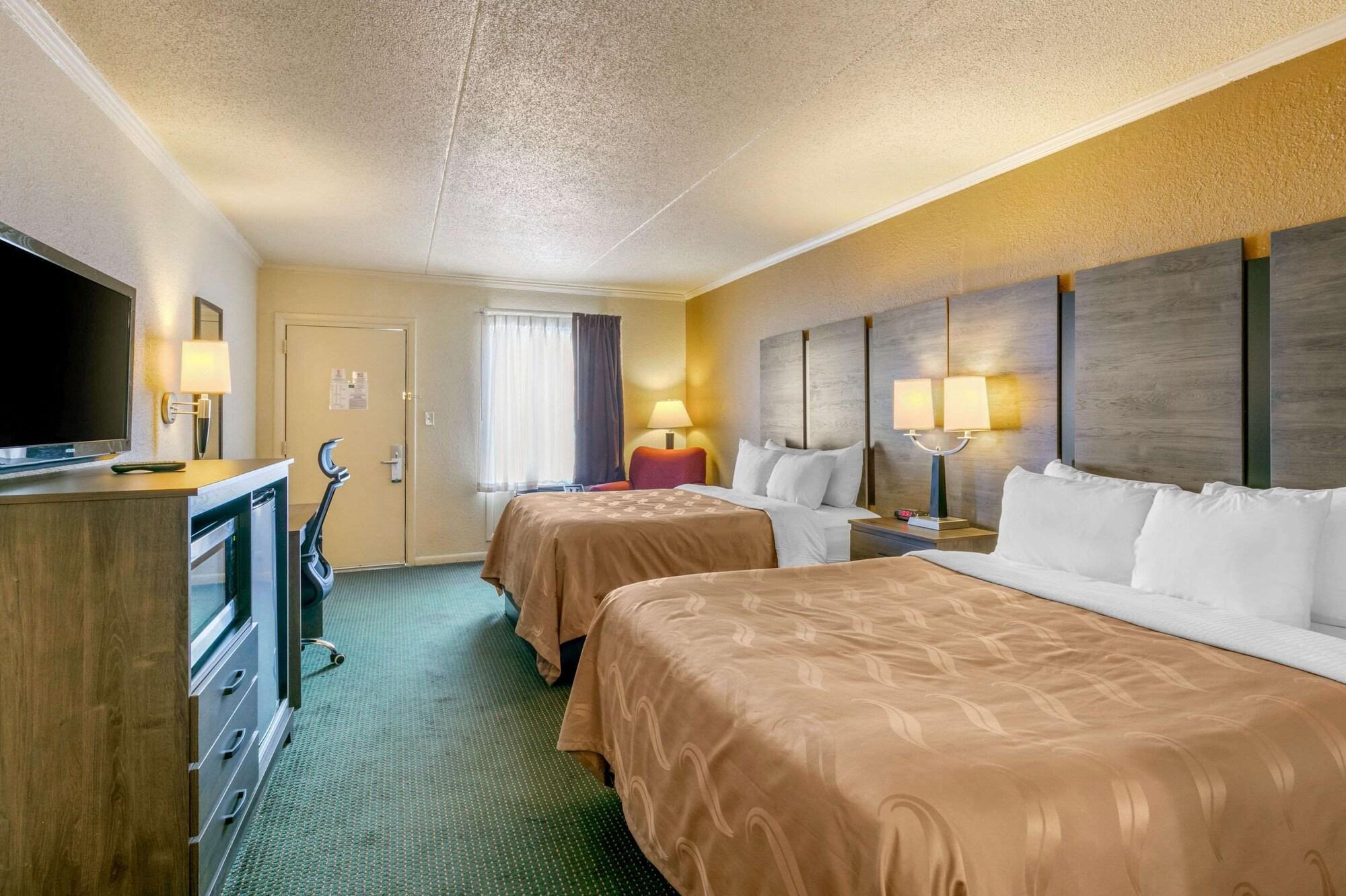 Quality Inn Manchester Bagian luar foto