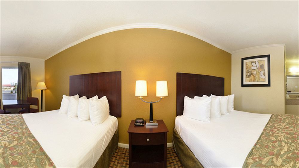 Quality Inn Manchester Bagian luar foto