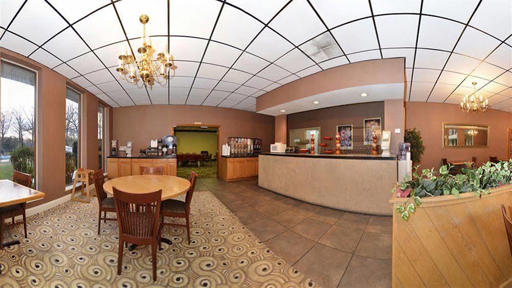 Quality Inn Manchester Bagian luar foto