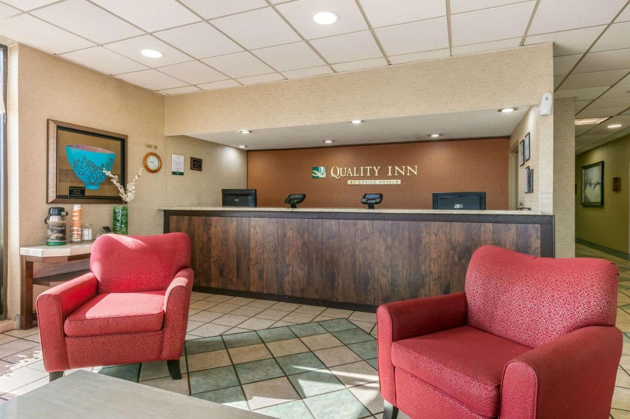 Quality Inn Manchester Bagian luar foto
