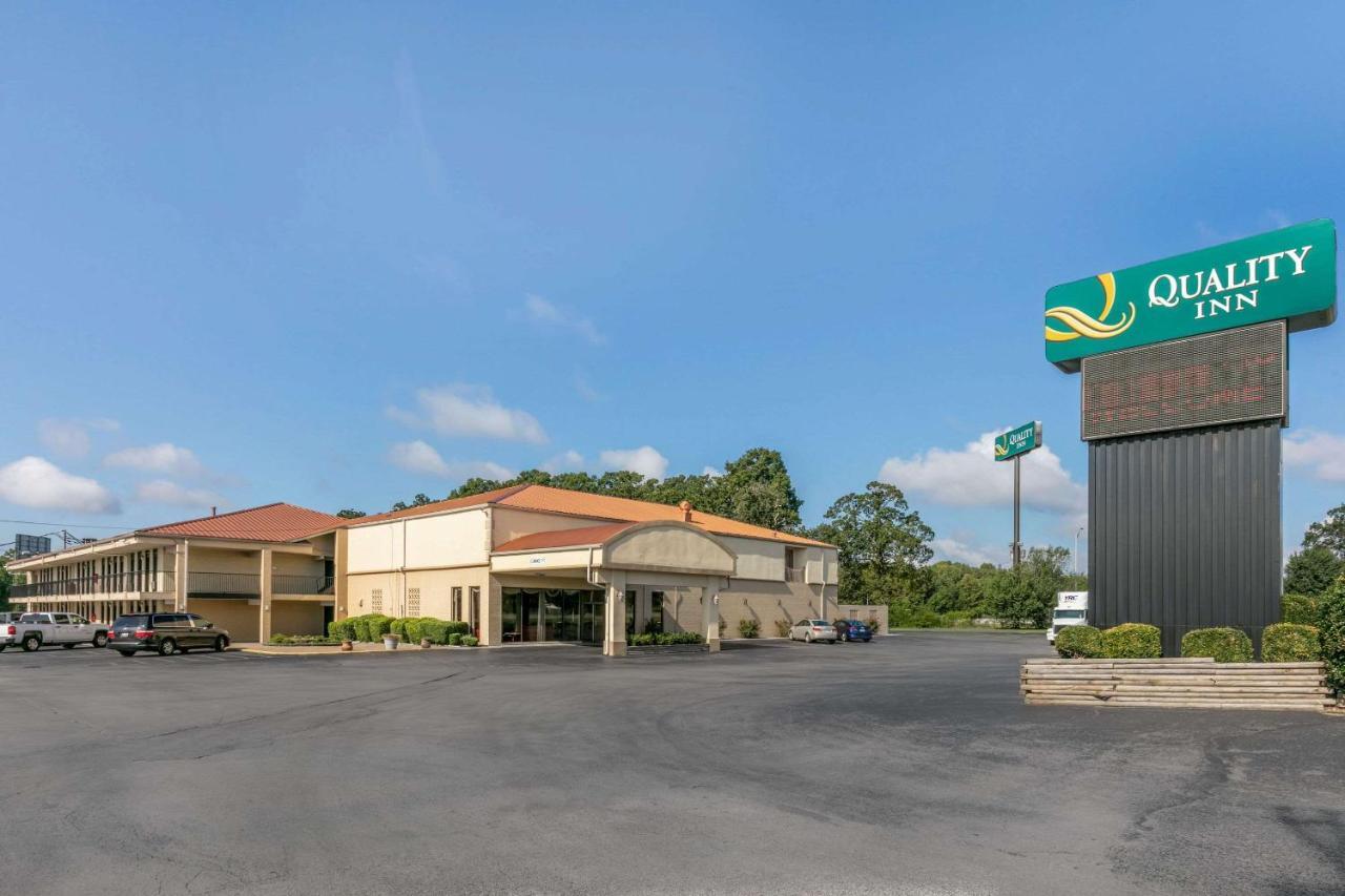 Quality Inn Manchester Bagian luar foto