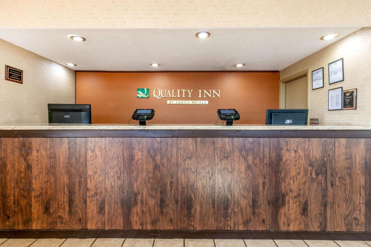 Quality Inn Manchester Bagian luar foto